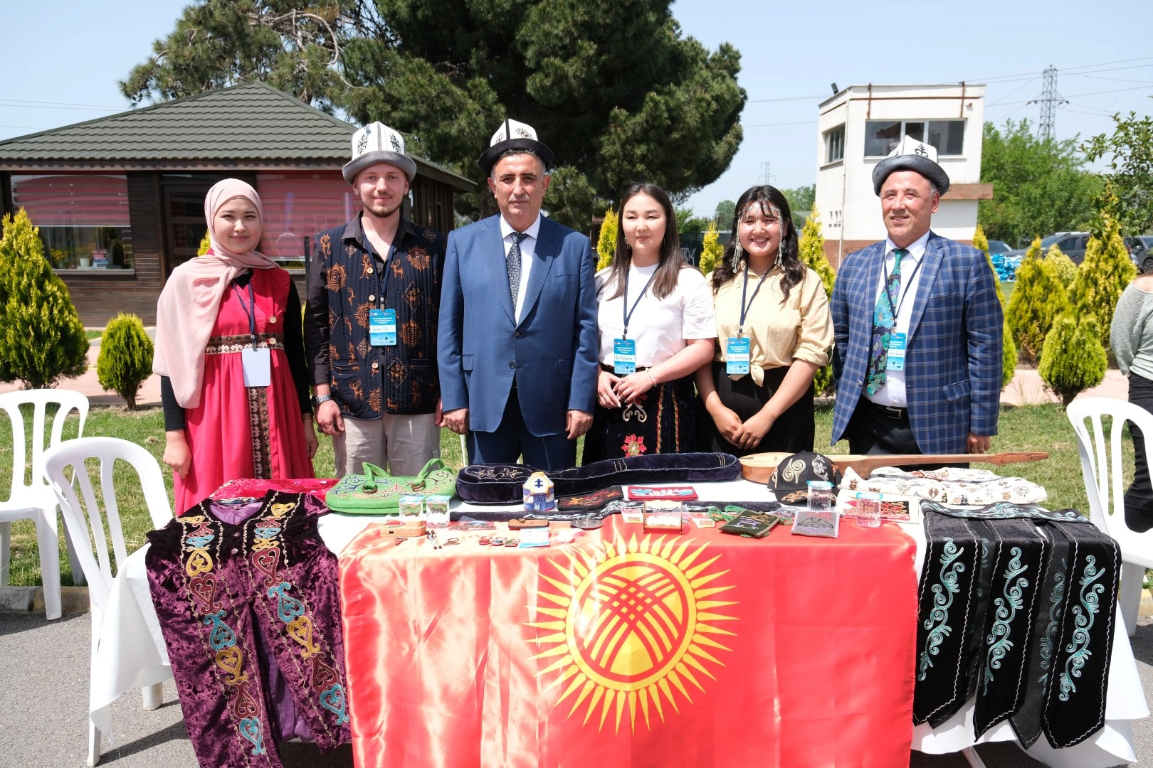 Gebze'de T&uuml;rk D&uuml;nyası teknoloji ve k&uuml;lt&uuml;r k&ouml;pr&uuml;s&uuml; kurdu