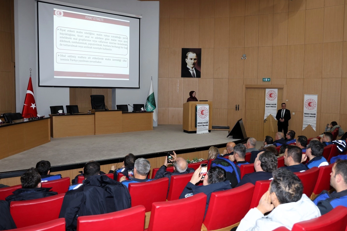 Kocaeli&rsquo;de zabıtaya &ldquo;T&uuml;ketici Kanunu&rdquo; eğitimi