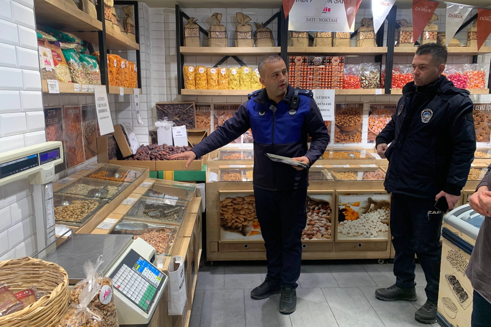 &Ccedil;ayırova Zabıtası&rsquo;ndan Ramazan Bayramı &ouml;ncesi denetim