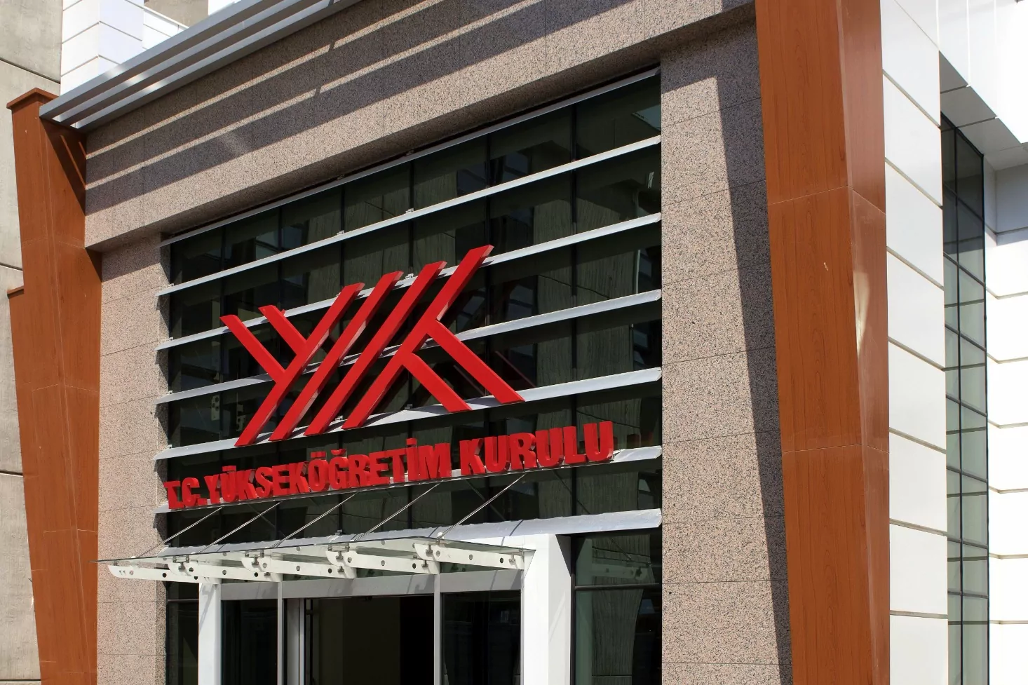 Y&Ouml;K&rsquo;ten &ouml;ğrenci affıyla d&ouml;nenlere yatay ge&ccedil;iş d&uuml;zenlemesi