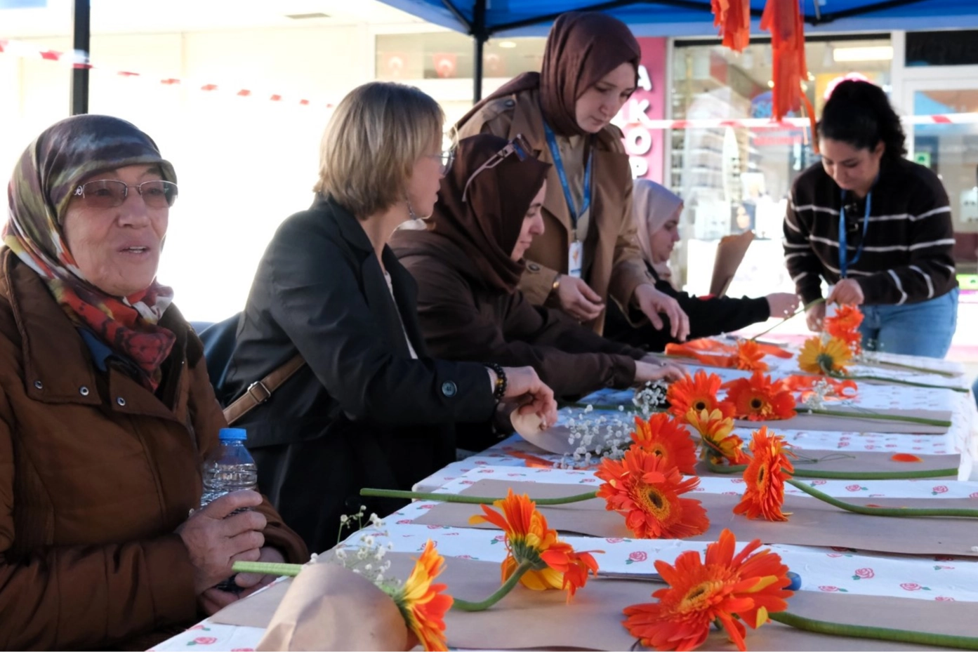 Kocaeli'den kadına şiddete turuncu farkındalık