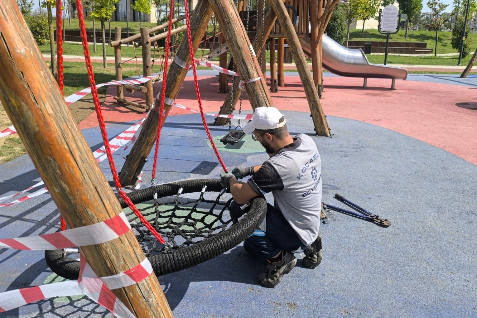 Kocaeli B&uuml;y&uuml;kşehir&rsquo;den oyun gruplarına bakım