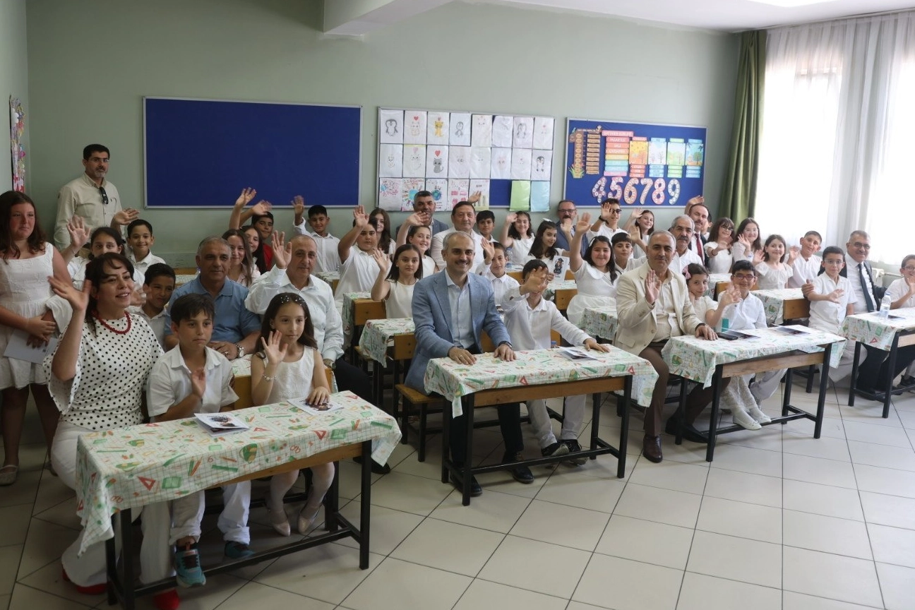 Kocaeli &Ccedil;ayırova&rsquo;da karne heyecanı