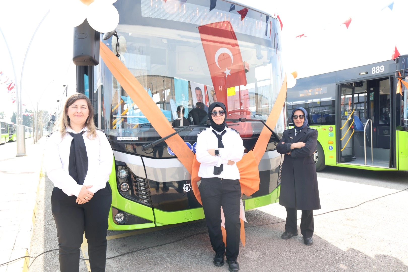 Kocaeli B&uuml;y&uuml;kşehir'in filosuna 4 ayda 123 otob&uuml;s
