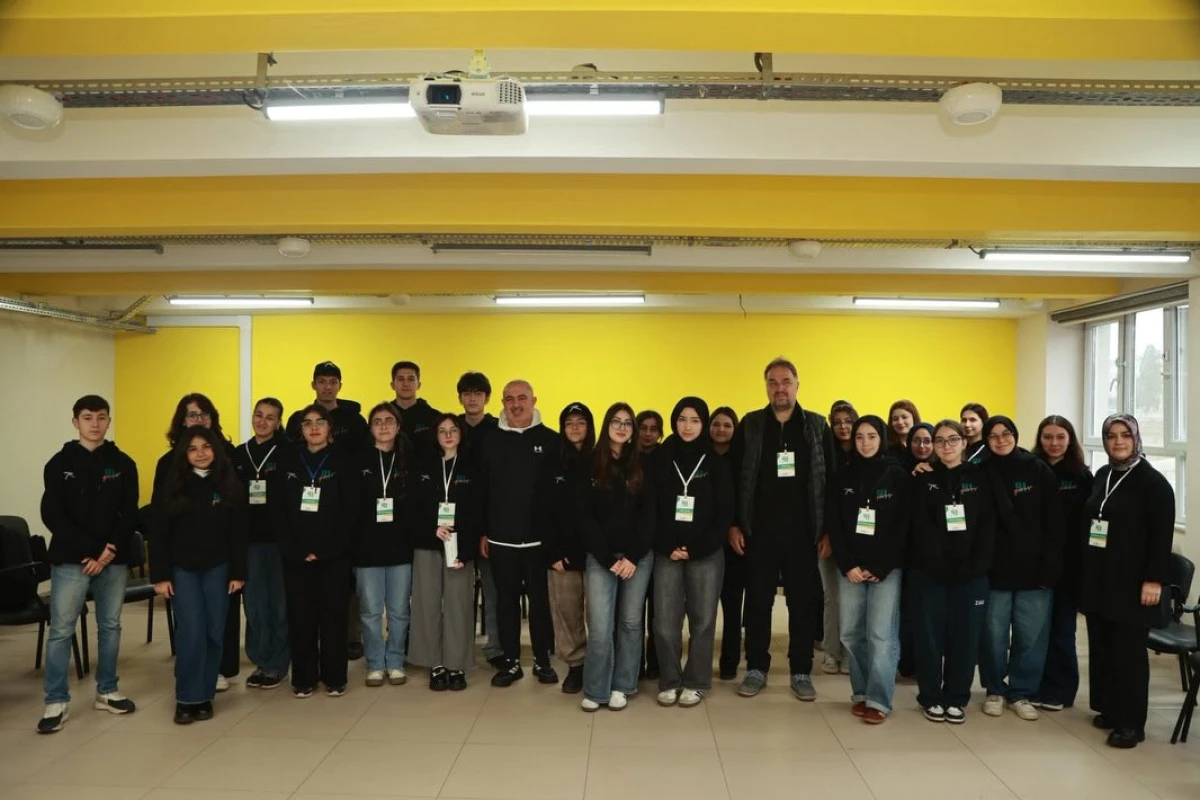 41 GEN&Ccedil;, EĞİTİMLERİNİ S&Uuml;RD&Uuml;R&Uuml;YOR