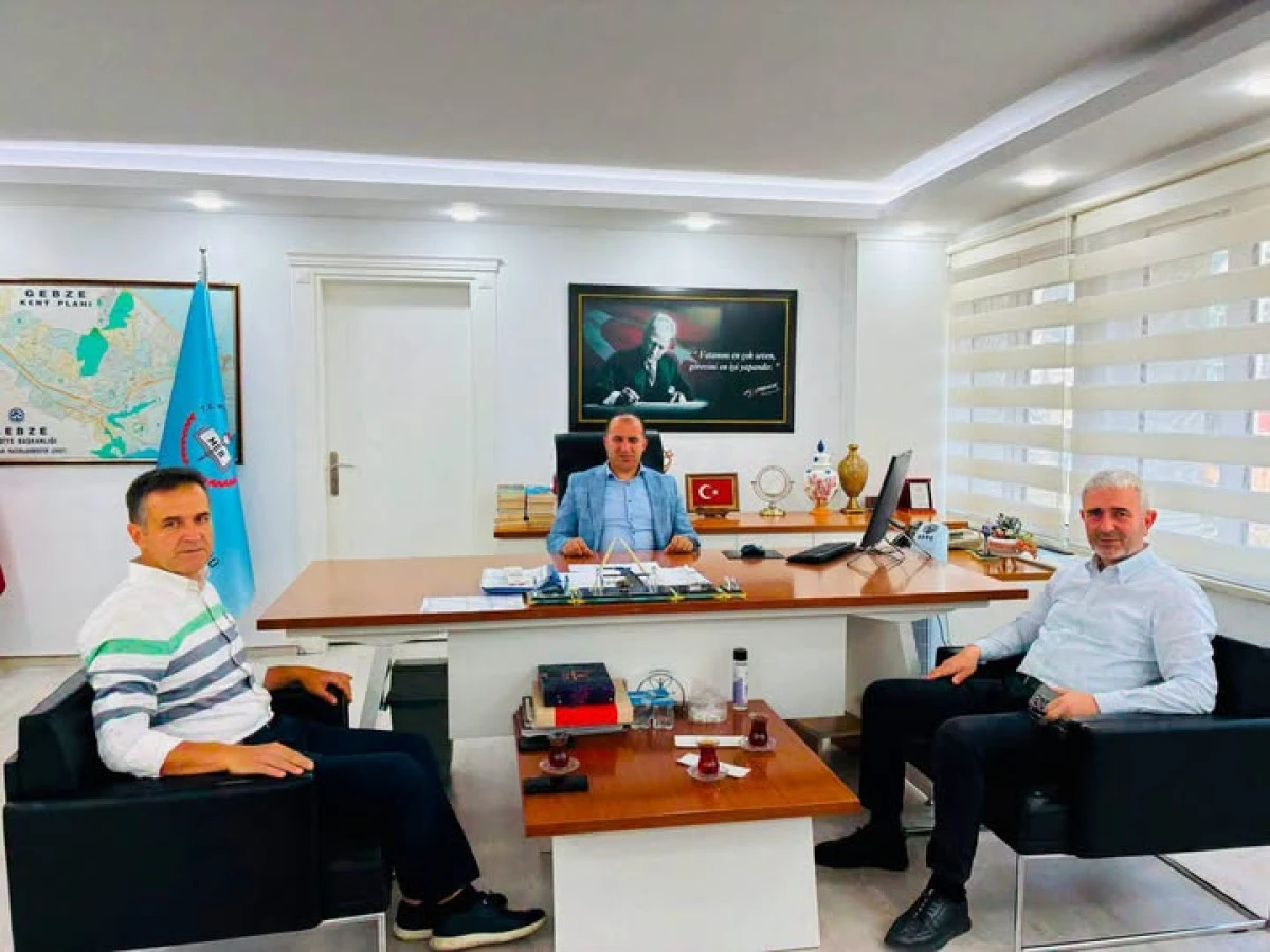 AK Parti Gebze Teşkilatı'ndan İl&ccedil;e Mill&icirc; Eğitim M&uuml;d&uuml;r&uuml; Pekg&ouml;z&rsquo;e Ziyaret