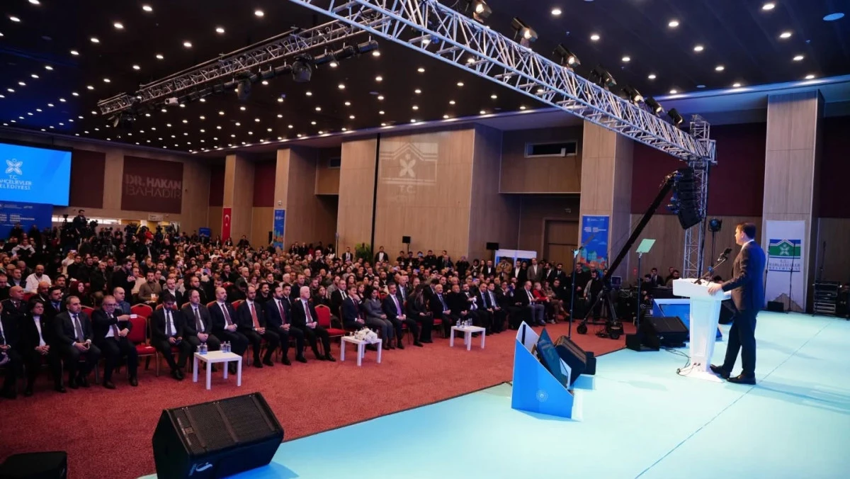 Başkan B&uuml;y&uuml;kg&ouml;z, 1. Uluslararası Kentsel D&ouml;n&uuml;ş&uuml;m Zirvesi&rsquo;ne Katıldı