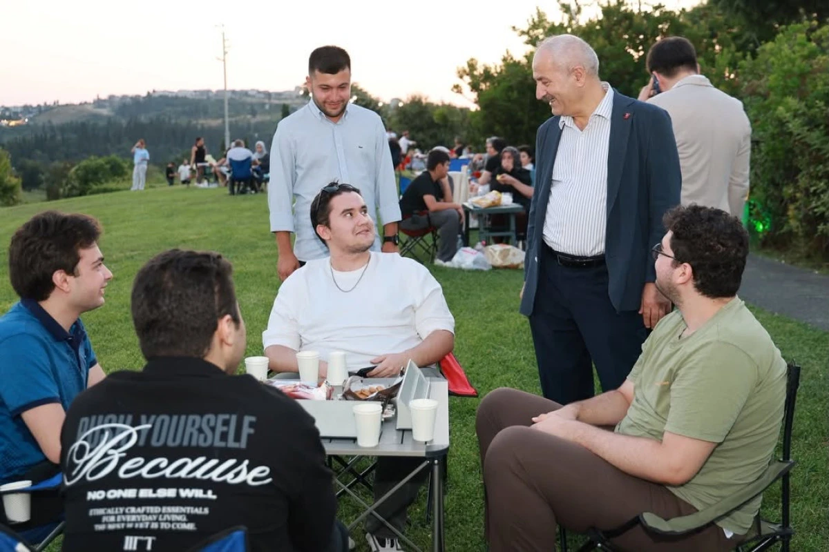 Başkan B&uuml;y&uuml;kg&ouml;z, Eskihisar Millet Bah&ccedil;esi ve Botanik Parkı'nda Vatandaşlarla Bir Araya Geldi