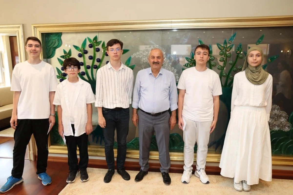 Başkan Büyükgöz LGS Birincilerini Ağırladı