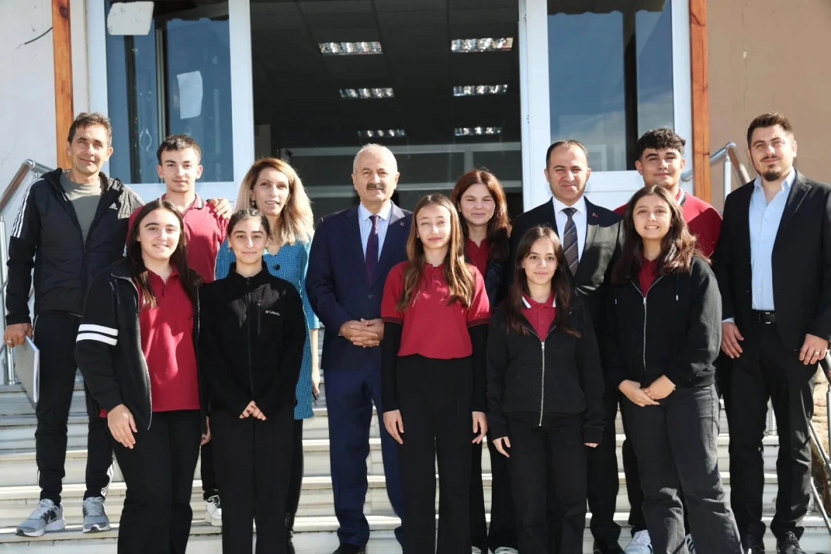 Başkan Büyükgöz Okulları Ziyaret Etti