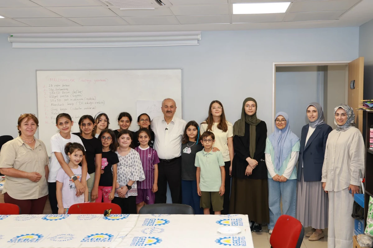 Başkan B&uuml;y&uuml;kg&ouml;z Yaz Okulu &Ouml;ğrencileriyle Buluştu