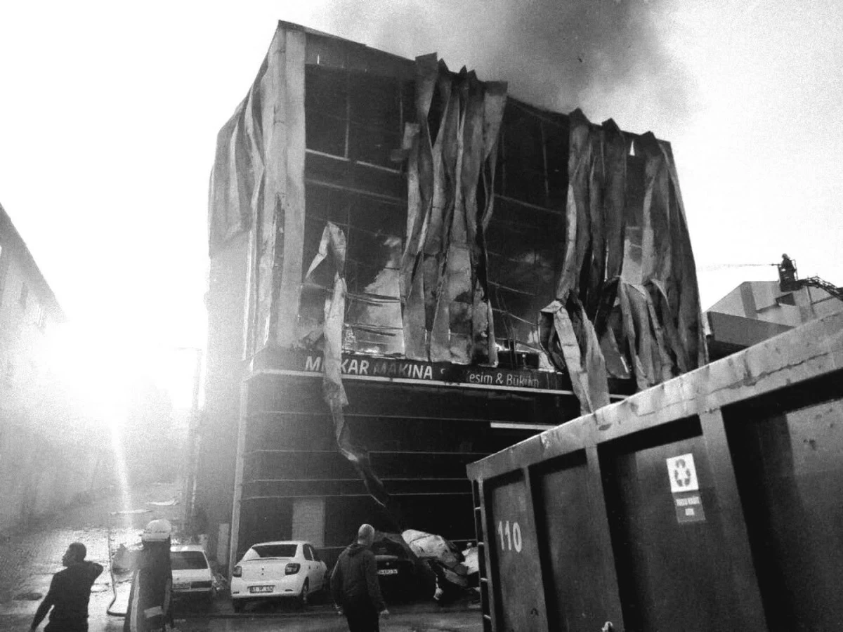 Dilovası'nda yangın faciası! Parfüm imalathanesinde 6 kişi can verdi