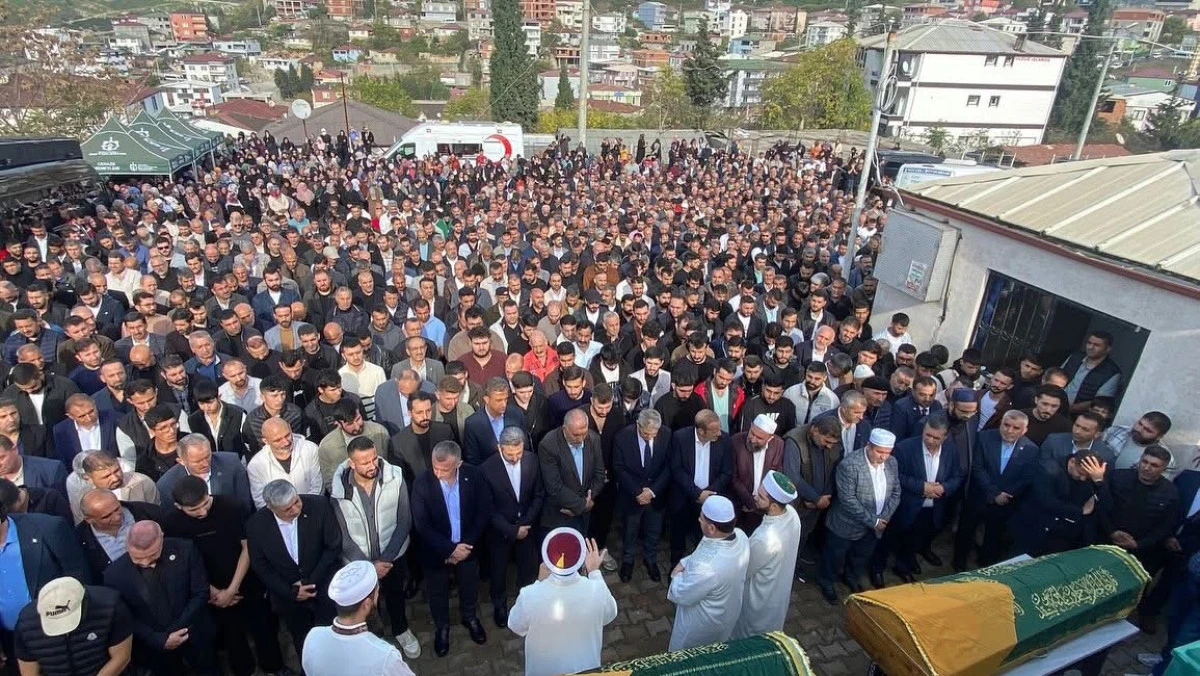 Dilovası'nda yangın felaketi: Hayatını kaybedenlere duygusal veda