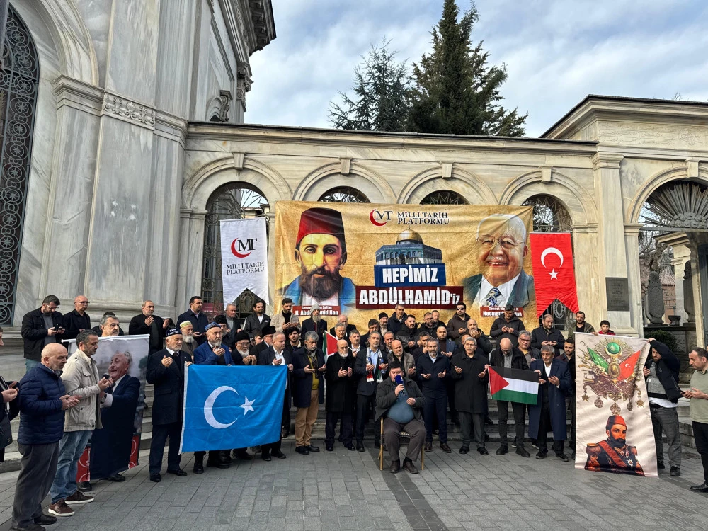 Milli Tarih Platformu&rsquo;ndan Vefa: Sultan II. Abd&uuml;lhamid Han Dualarla Anıldı