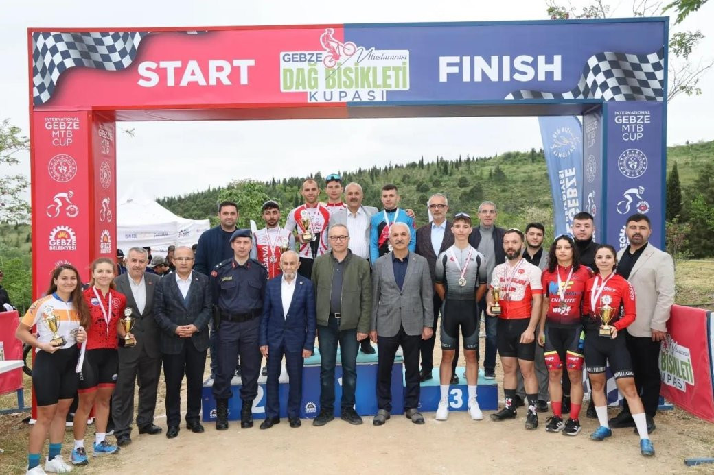 Gebze Belediyesi Dağ Bisikleti Turnuvası  Nefes Kesen Mücadeleye Sahne Oldu