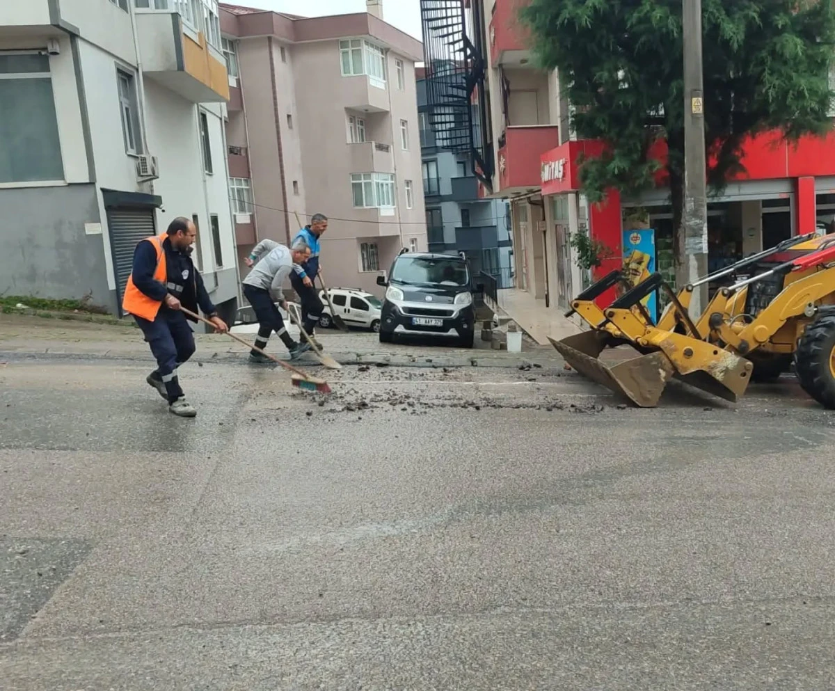 Gebze Belediyesi&rsquo;nden Sağanak Yağışa Karşı Kapsamlı M&uuml;cadele