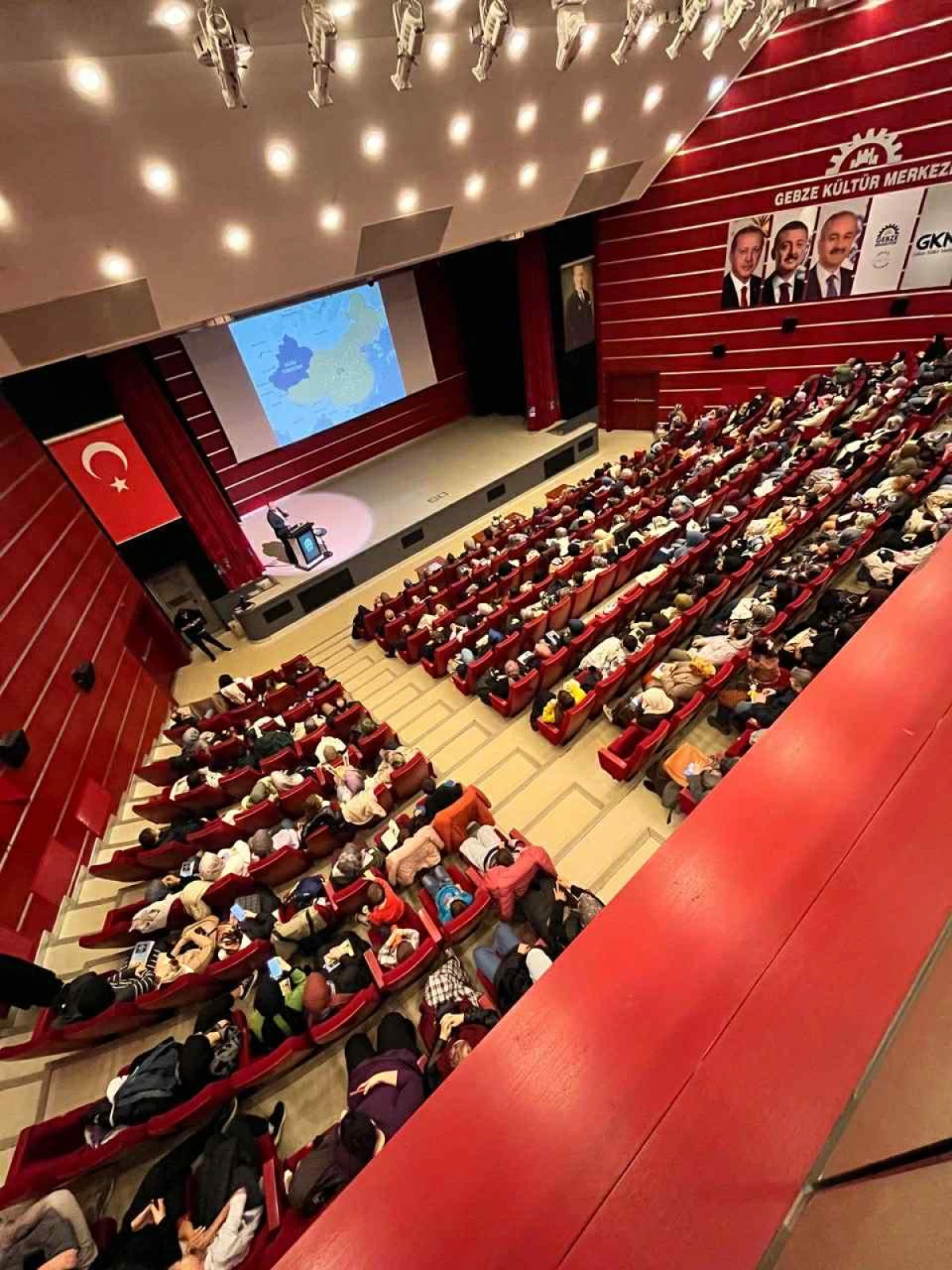 GEBZE'DE &Ouml;RNEK EĞİTİM SEFERBERLİĞİ ; OKUYAN AİLE, G&Uuml;&Ccedil;L&Uuml; NESİL: GEBZE OKUR SES GETİRDİ