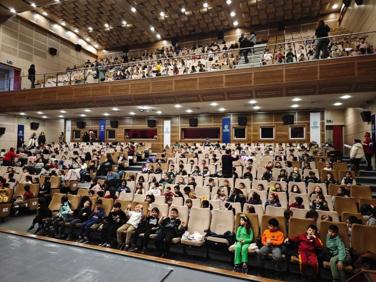 Gebzeli &ccedil;ocuklar radyo tiyatrosuyla tanıştı