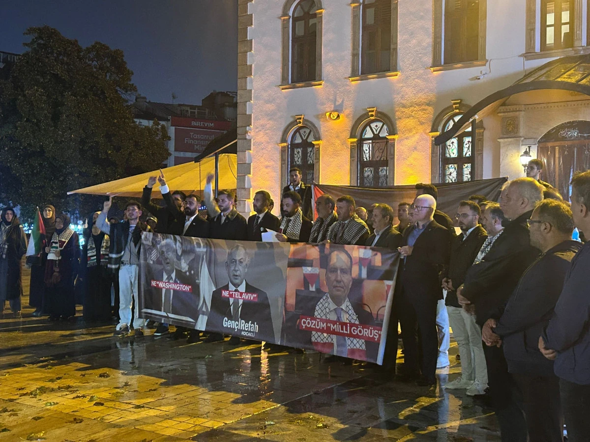Genç Refah Kocaeli; Gazzede akan her damla kan, insanlığın kanıdır!