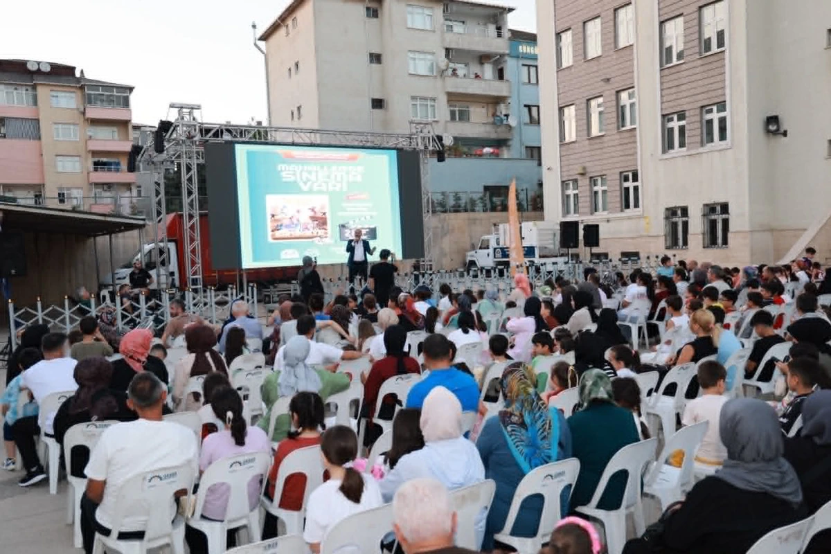 Mahallemde Sinema Var Başladı