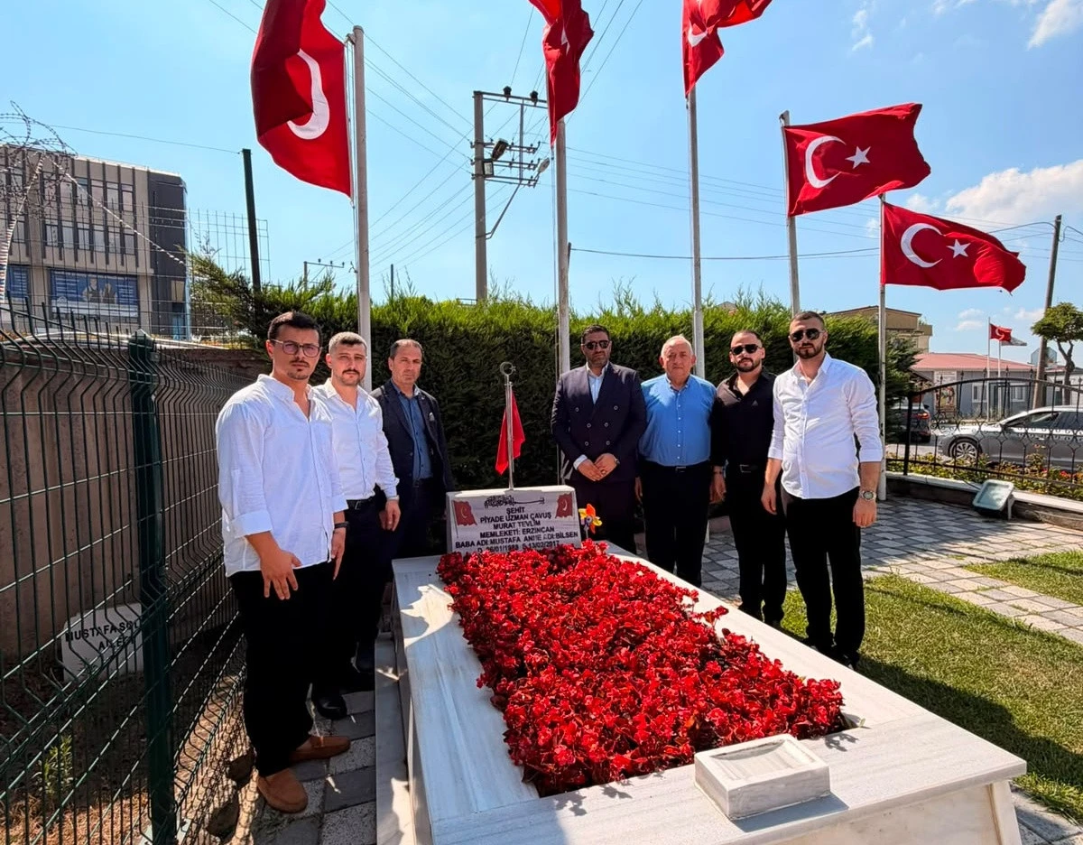 MHP DARICA'DAN ŞEHİTLİK ZİYARETİ