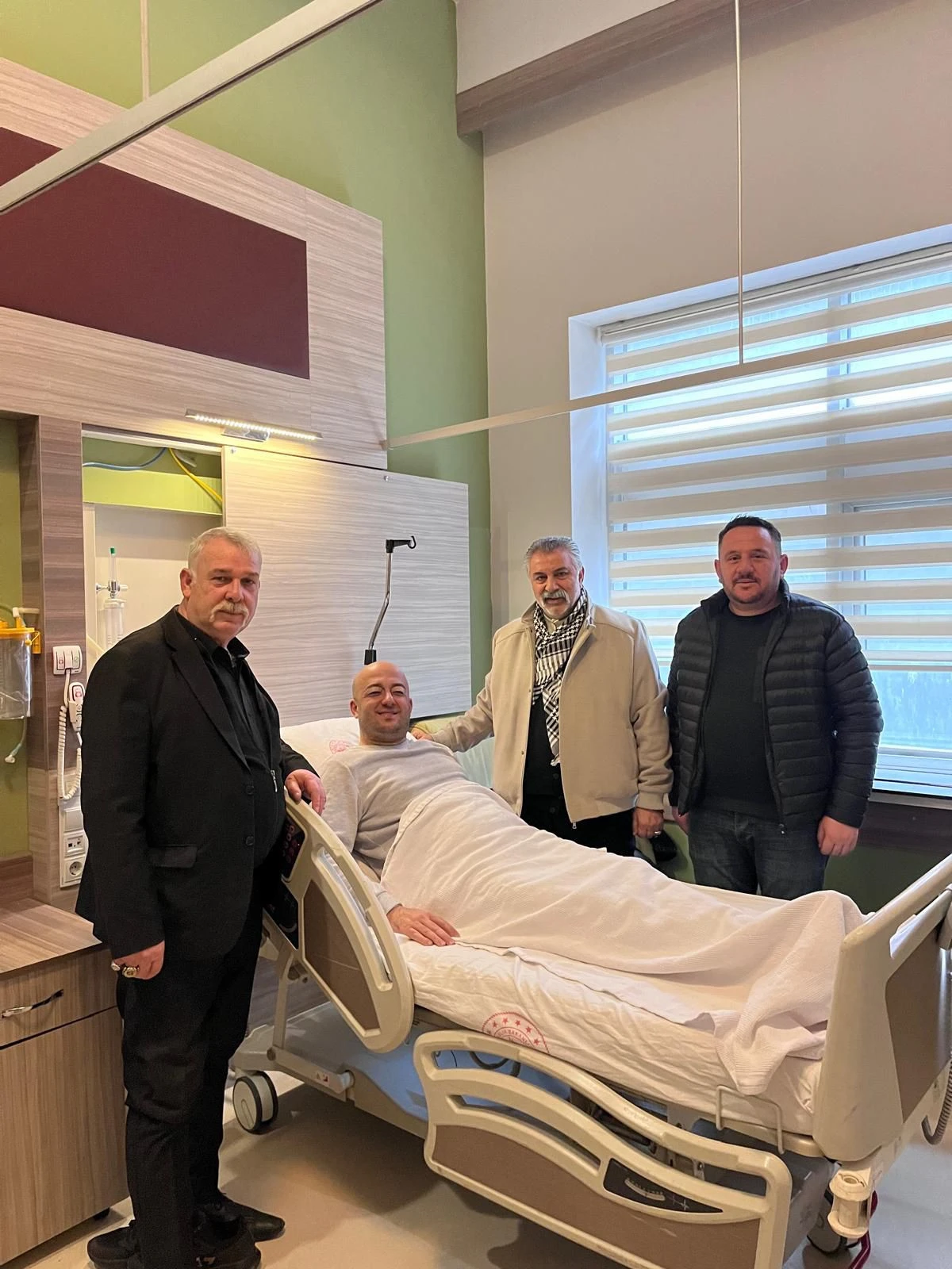 MHP İl&ccedil;e Başkanı Coşkun &Ouml;zt&uuml;rk&rsquo;ten Başkan Yardımcısı Şener Akın&rsquo;a Ge&ccedil;miş Olsun Ziyareti