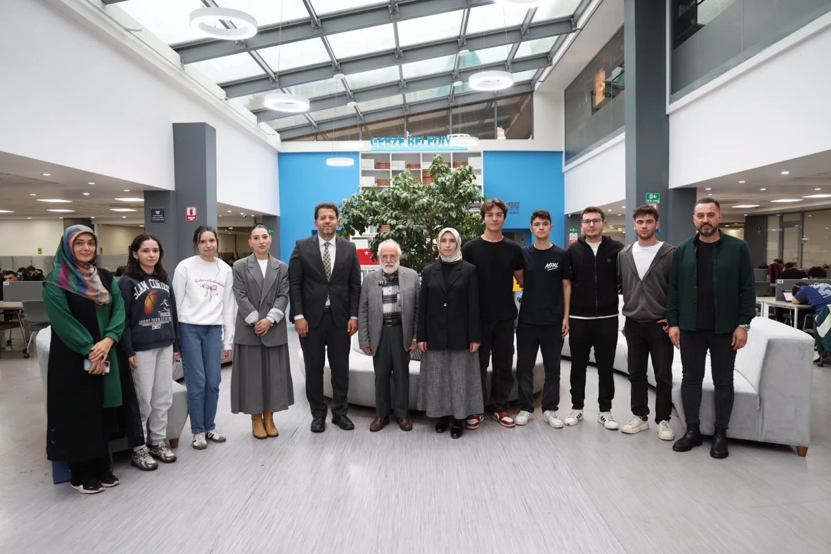 Prof. Dr. İhsan S&uuml;reyya Sırma&rsquo;dan &Ccedil;oban Mustafa Paşa K&uuml;t&uuml;phanesi&rsquo;ne Ziyaret