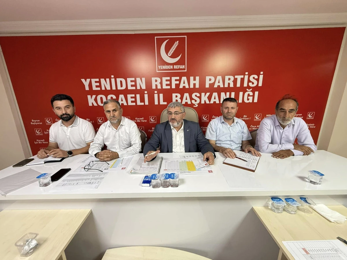 Yeniden Refah Partisi Kocaeli İl Başkanı Ahmet Emre Aydın; İktidar, Cambaz Oynatmaktadır