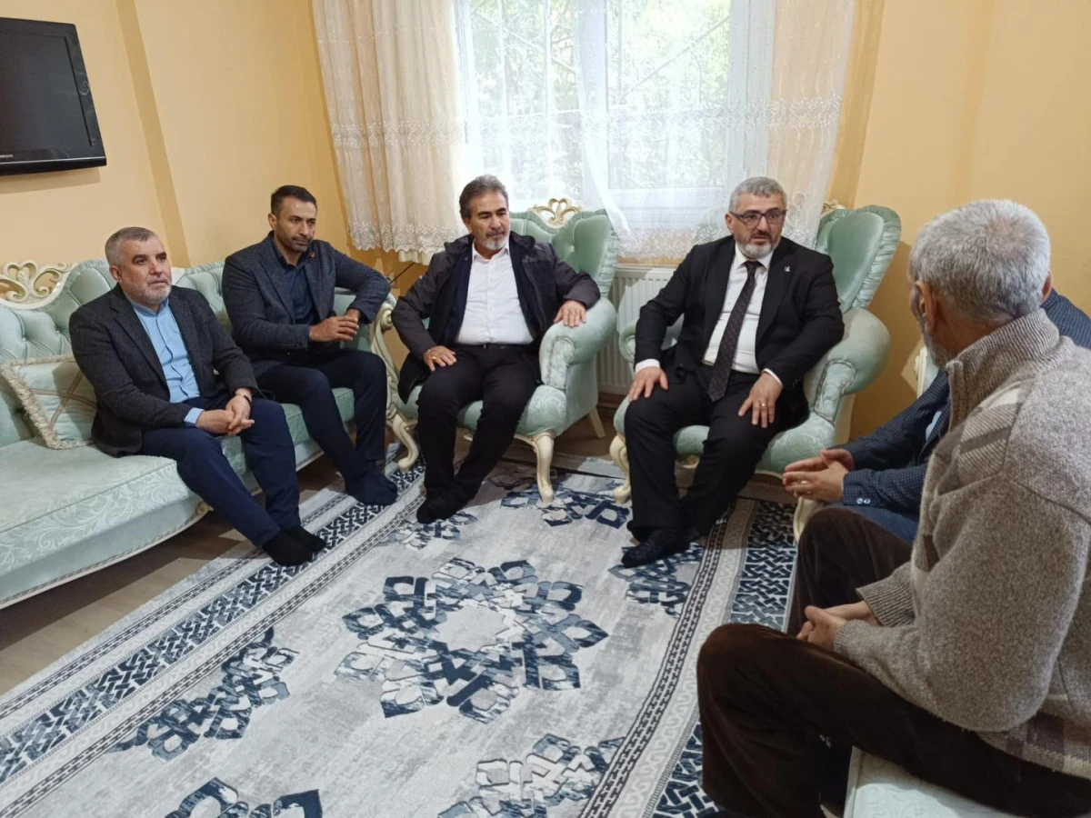 Yeniden Refah’tan Dilovası’ndaki Ailelere Taziye Ziyareti